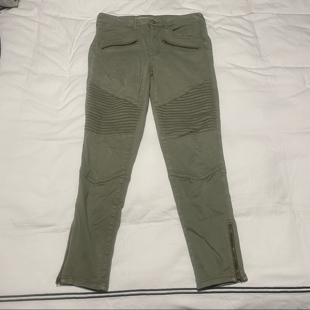 American Eagle Hi-Rise Cargo Jegging Women’s Size 6 Short